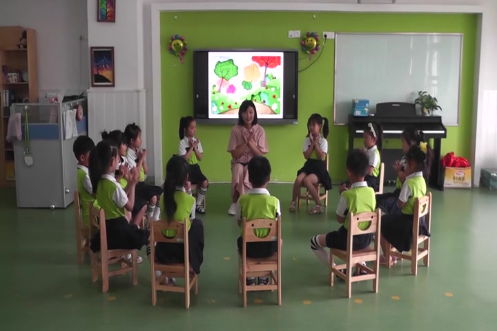 [图]幼儿园大班律动《去郊游》课堂实录优质课视频公开课教学视频