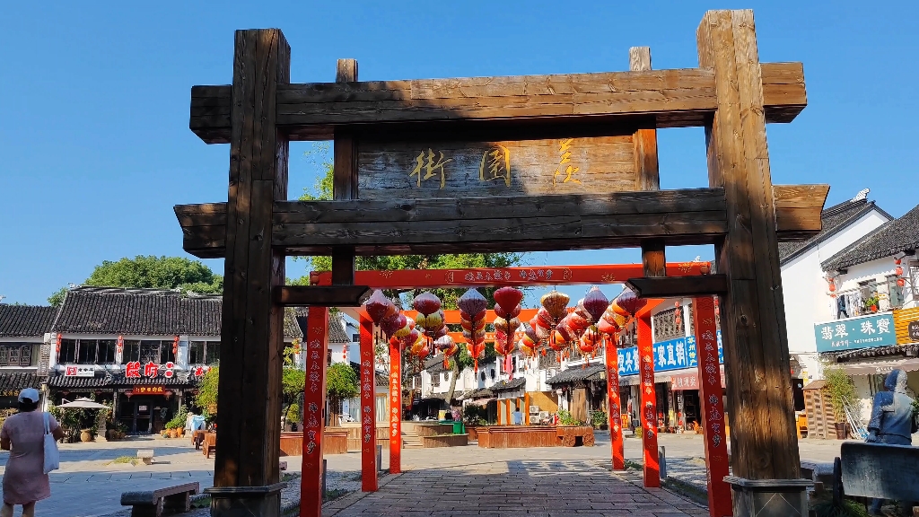 苏州木渎古镇风光秀丽物产丰饶,小桥流水古迹遍布,秀绝冠江南啊