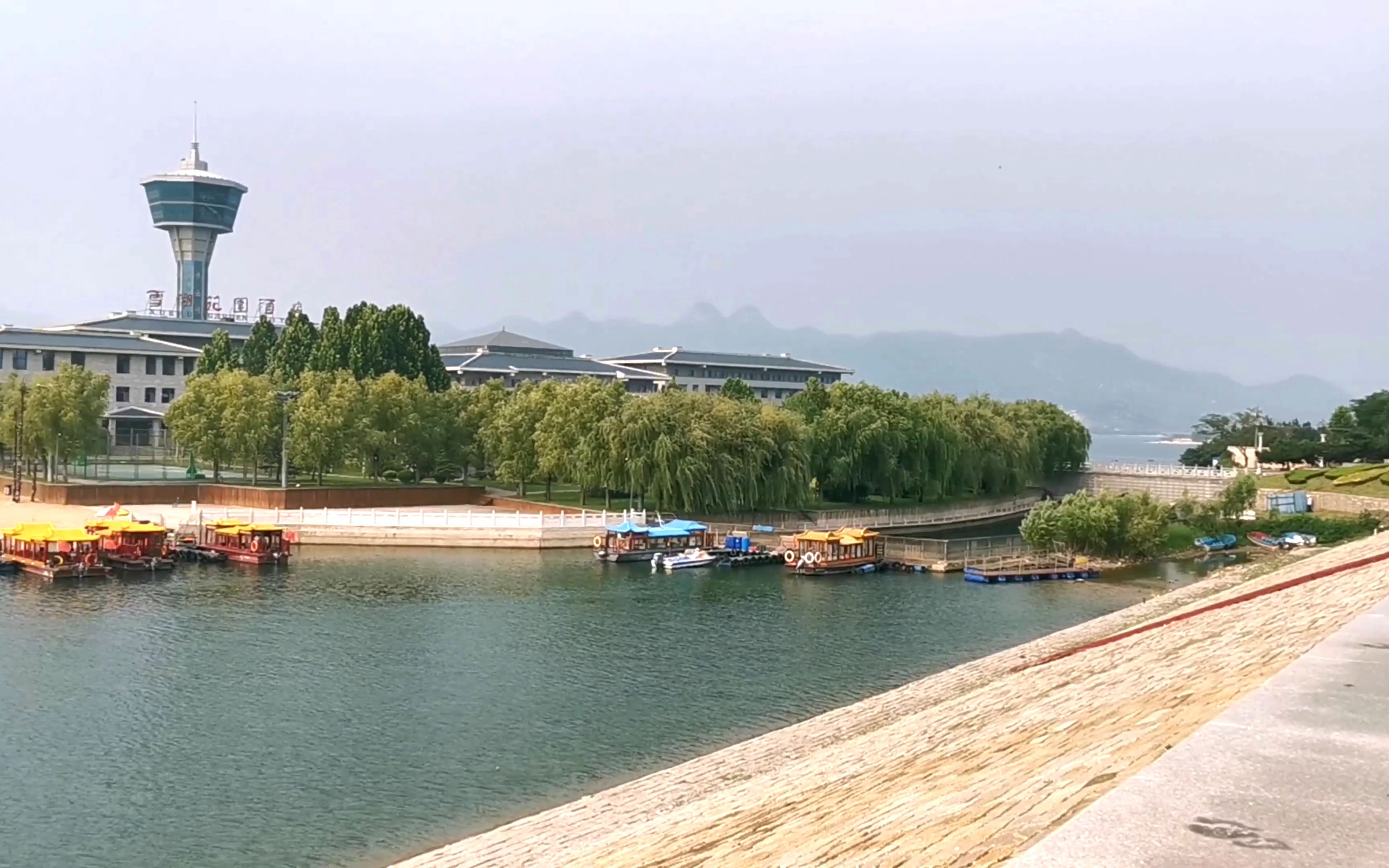 260一天的空军基地,风景还是很美的,莱芜雪野湖