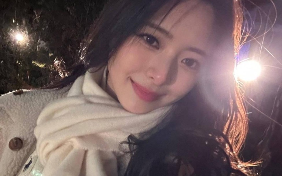 申有娜冬日女友自拍风