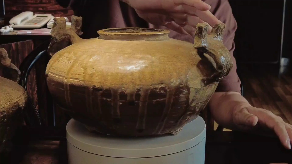 汉代双耳三足原始青瓷瓿bu我们淘到宝贝给朋友分享欢迎大家点评应该