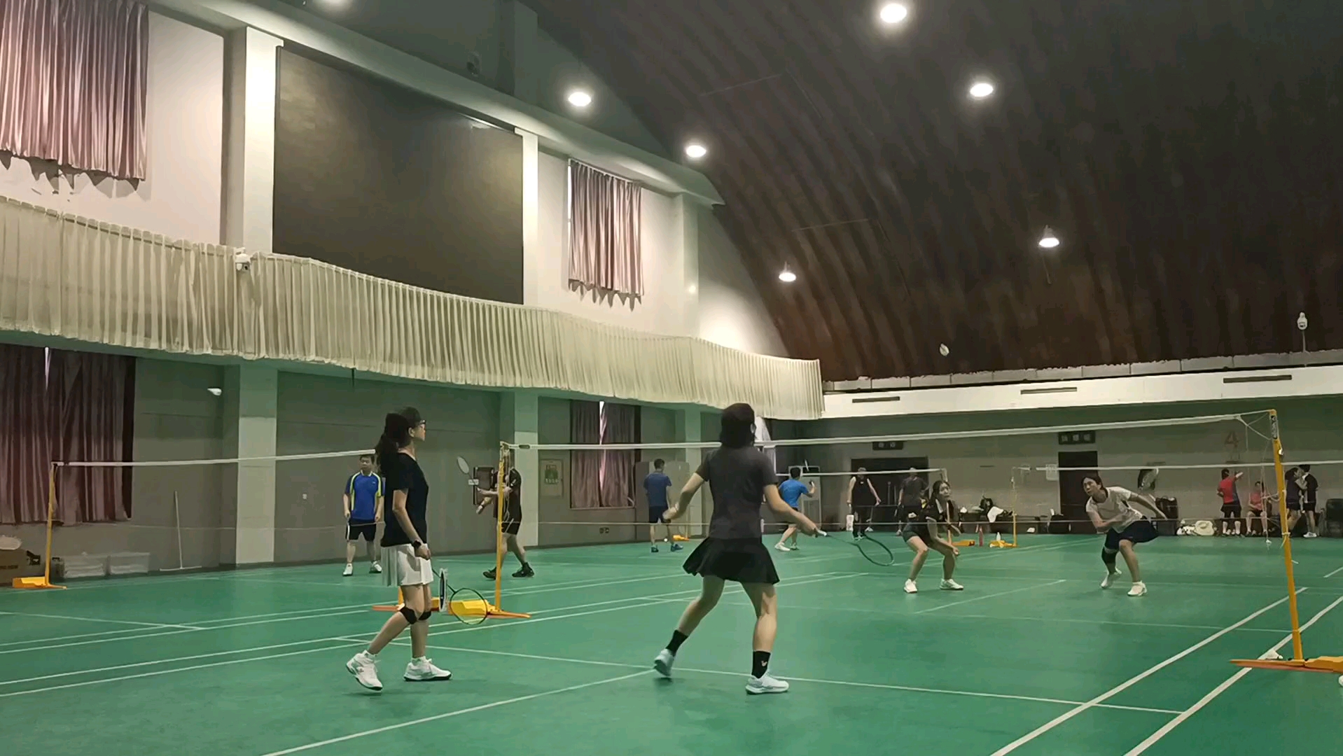 羽毛球女双