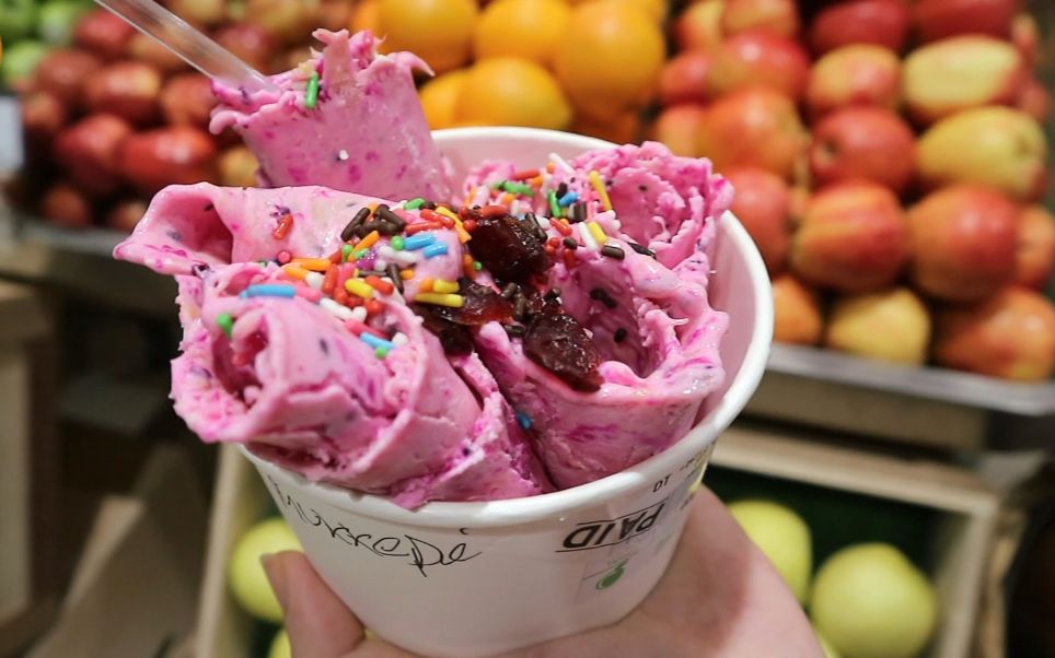 马来西亚街头小吃——火龙果炒冰淇淋