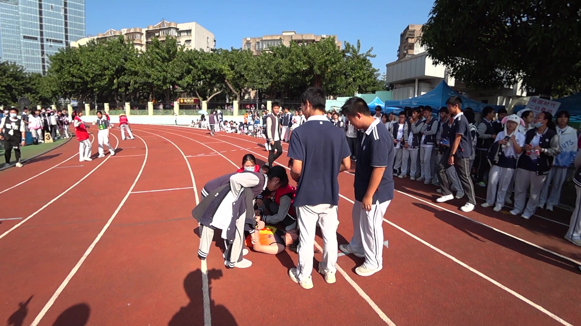 珠海市紫荆中学校服图片