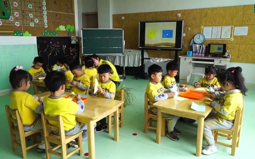 [图]幼儿园公开课优质课中班数学《有趣的图形宝宝》课堂实录