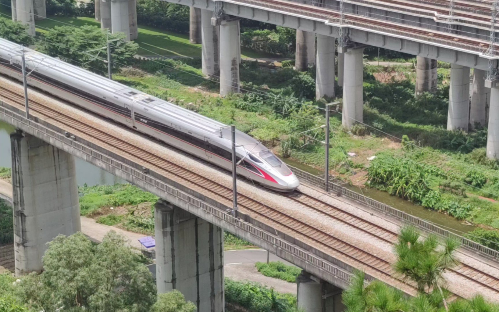 「中国高铁」g6016次 cr400af-a 经过三山森林公园