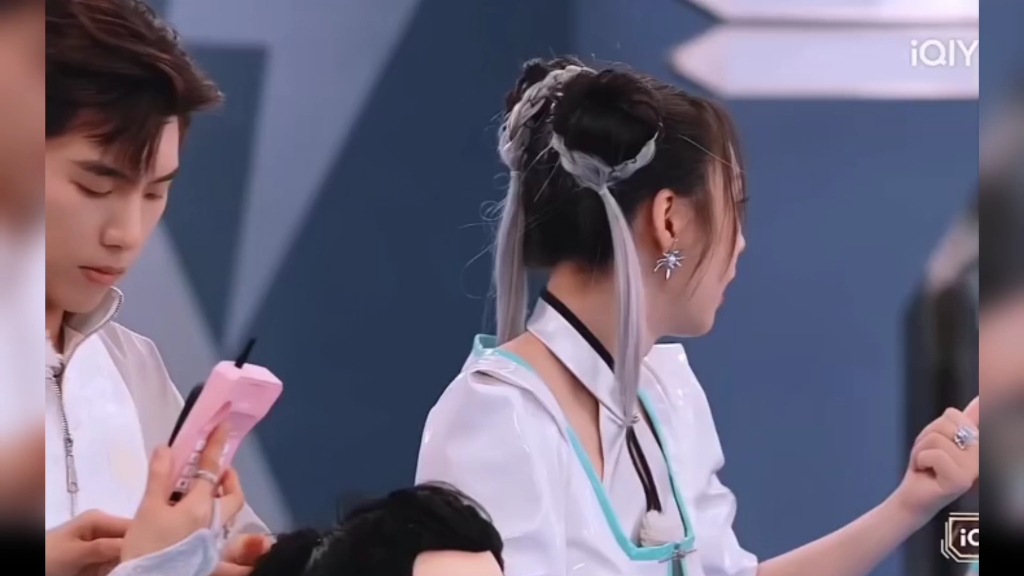 傲娇哈哈哈杨超越综艺节目一