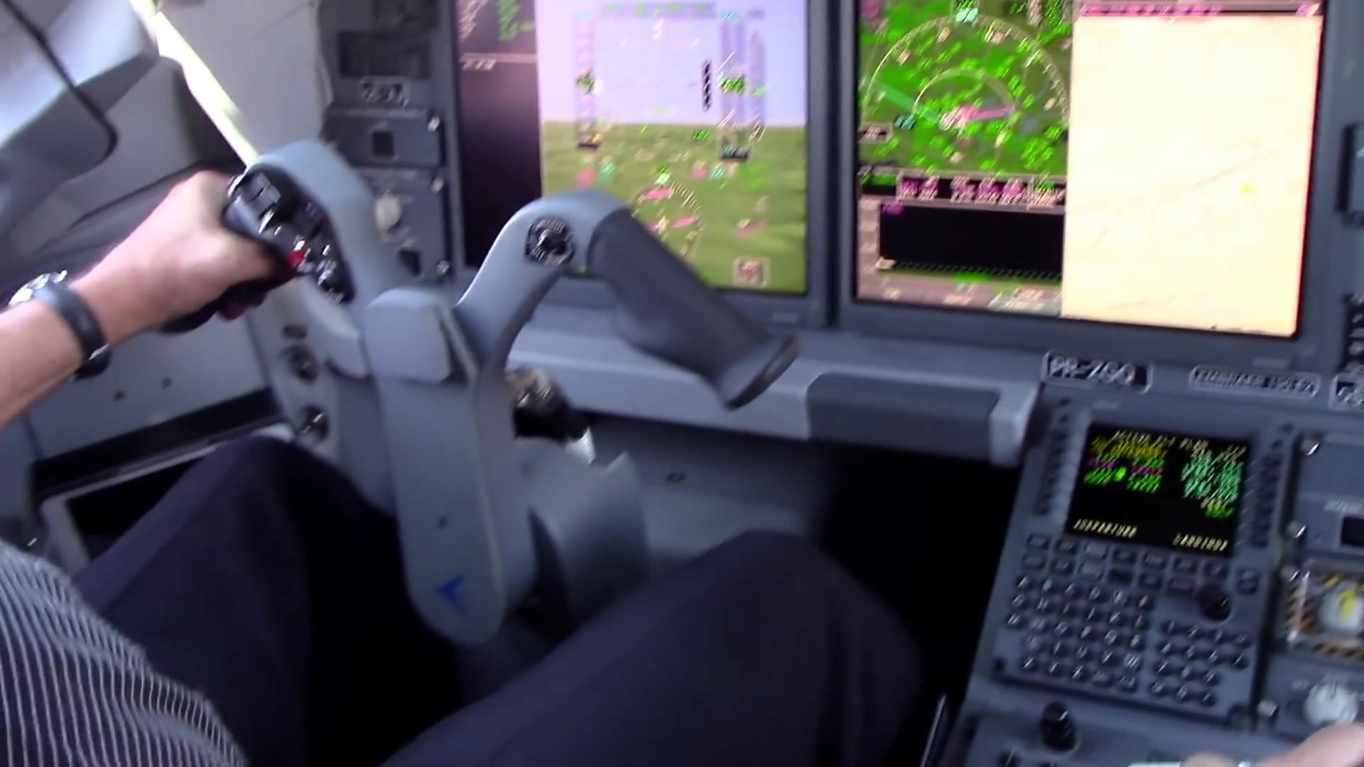 巴航工业e190-e2 先进的驾驶舱_哔哩哔哩 (゜-゜)つロ 干杯~-bilibili