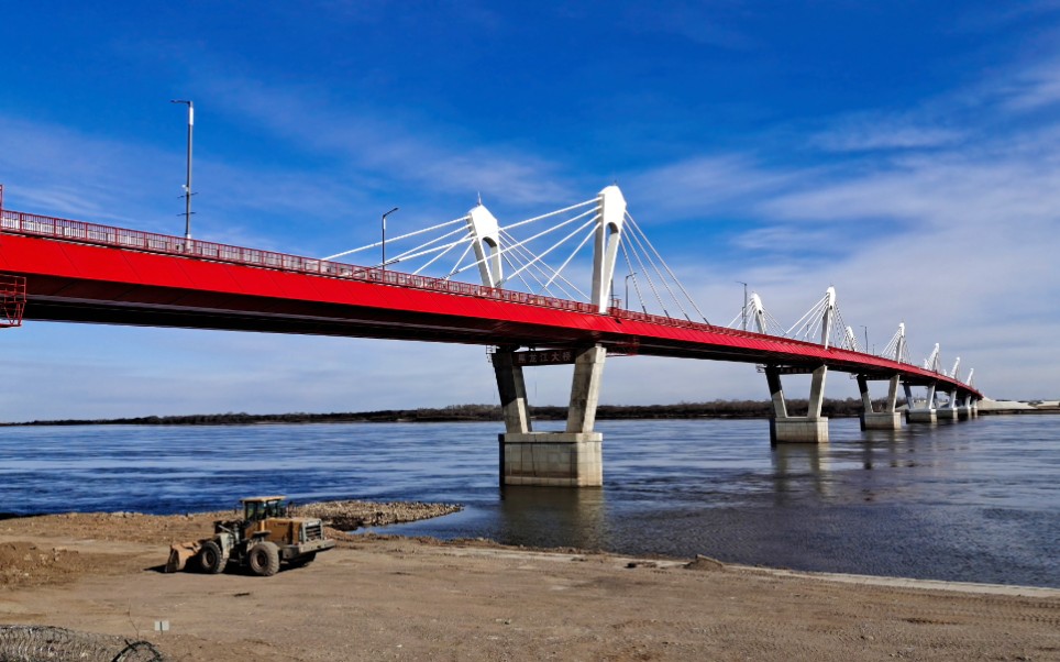 中俄黑龙江大桥,总投资248亿元,到现在还不能通车