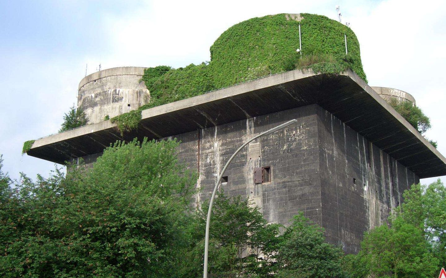 二战时期德国工业有多强一座堡垒挡住苏联去路如今堡垒依旧在