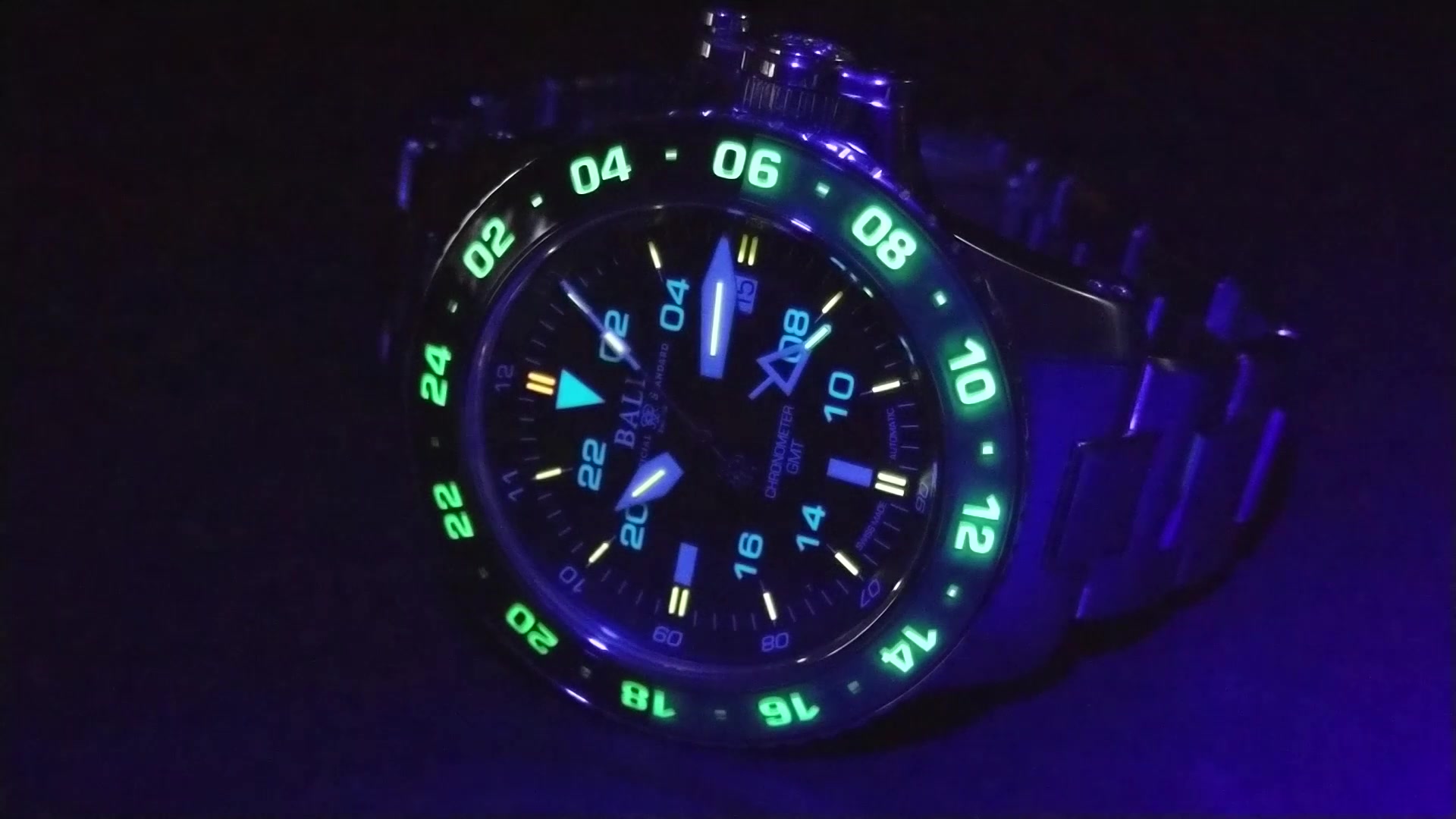 【史上最强夜光】BALL Watch 波尔表 Engineer Hydrocarbon AeroGMT II 限量系列 两地时间腕表哔哩哔哩bilibili