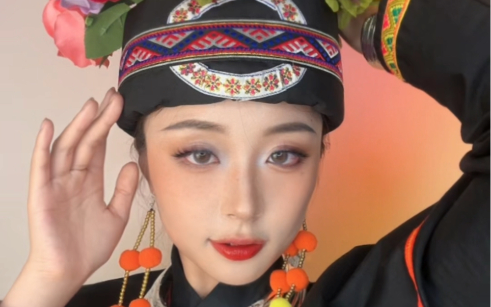 布朗族|传统布朗族民族服饰变装