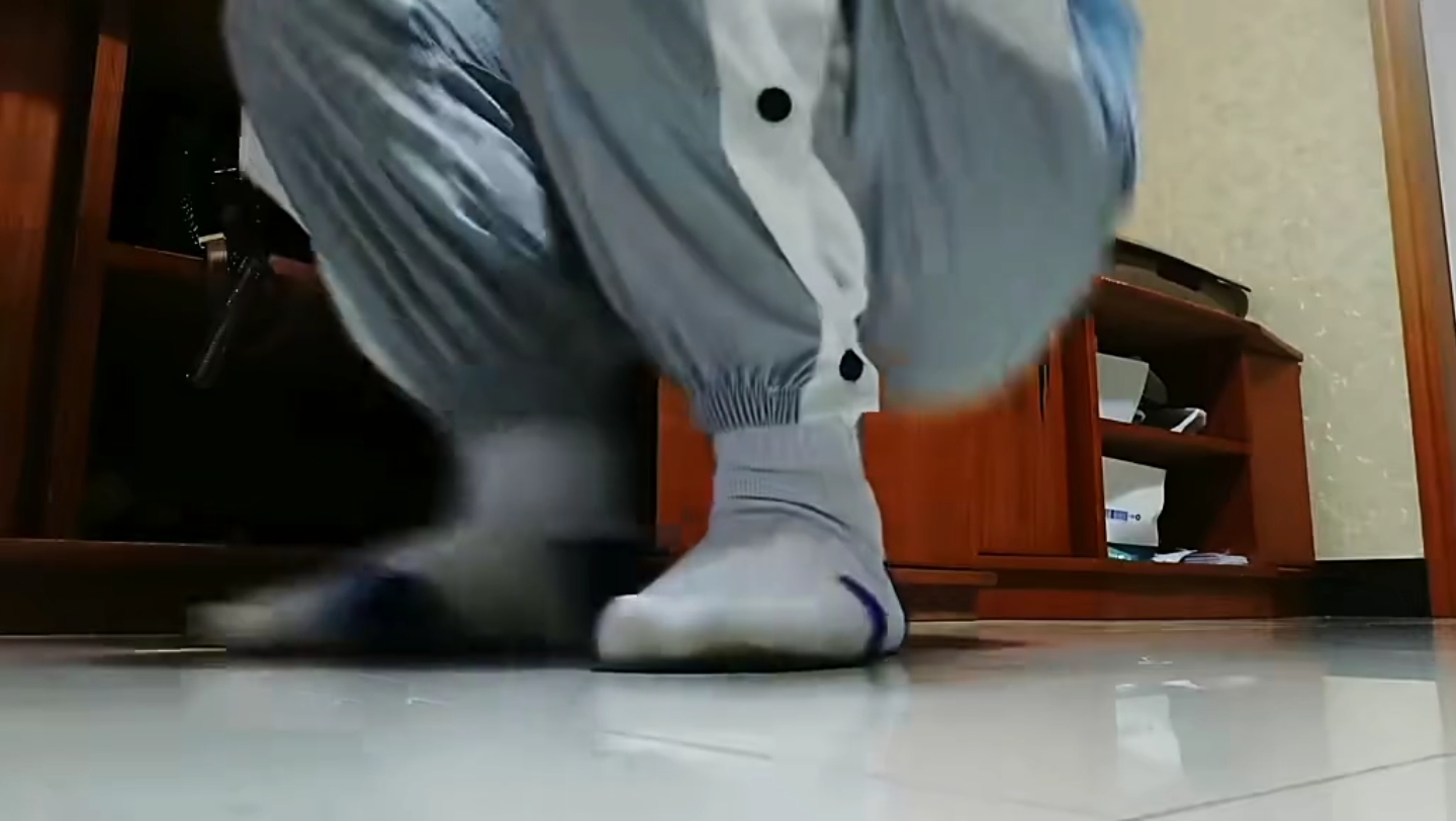 白袜挣扎,原声视频《无不良引导只是模拟》