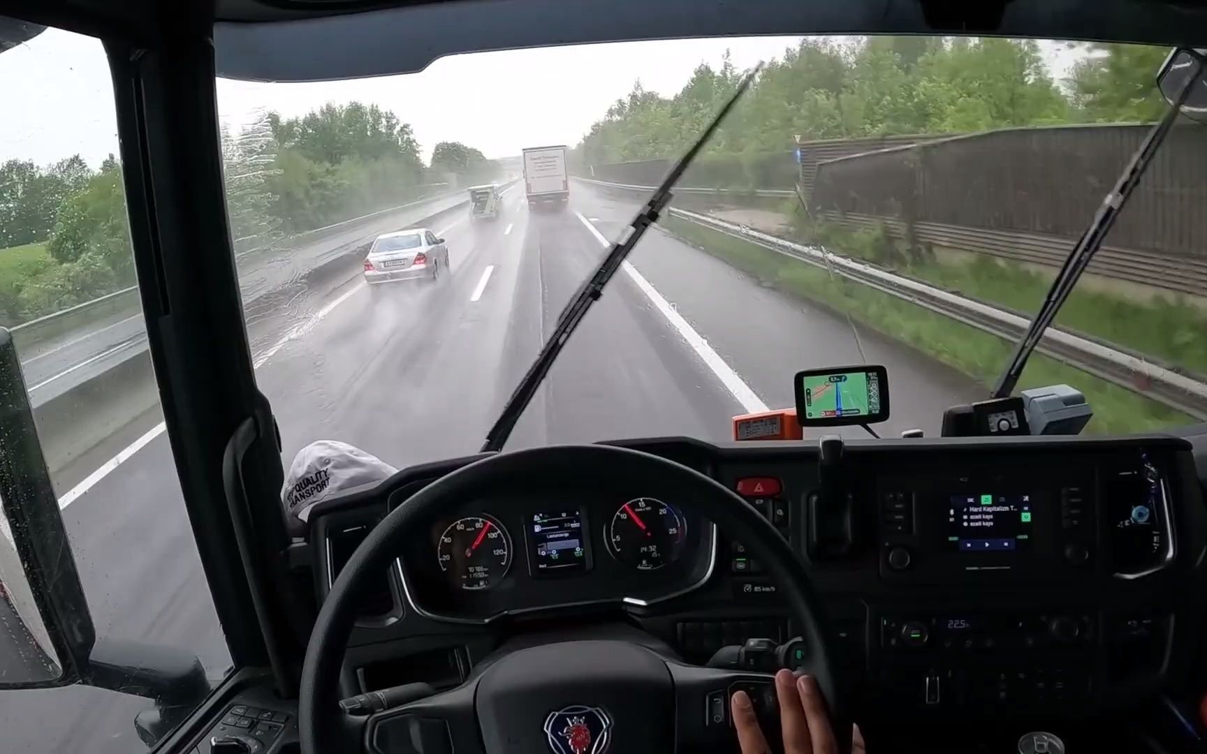 【第一视角】雨天!奥地利驾驶pov truck drive in the rain! - scania