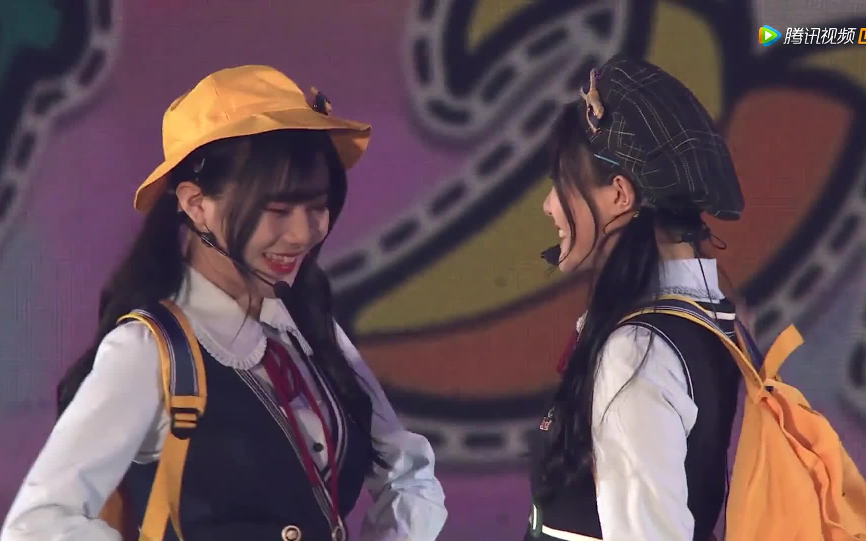 段艺璇,胡晓慧 - 青涩的香蕉 (第五届年度金曲大赏)