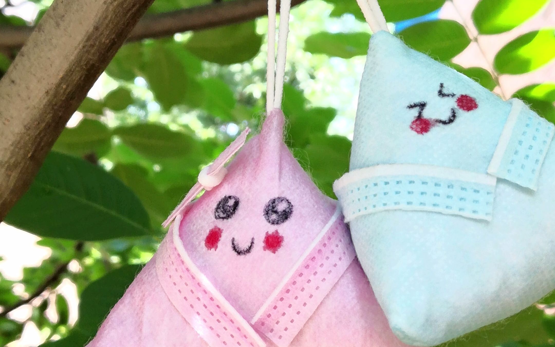 活动  端午节快到了,用消过毒的口罩做个小粽子吧!