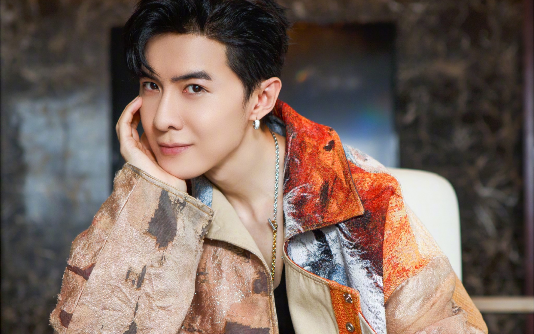 "唐禹哲求婚"登顶微博文娱榜微博实时状况搬运