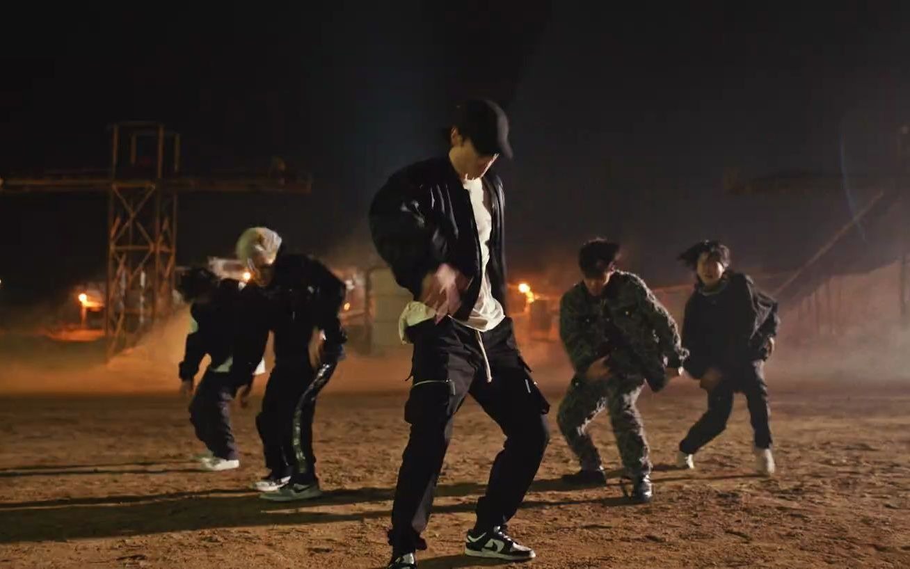 [图]AOMG新成员！金有谦 - 'FRANCHISE' Dance Visual / Travis Scott, Feat. Young Thug & M.I.A