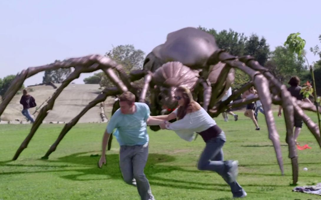 巨型蜘蛛吃人 最大图片