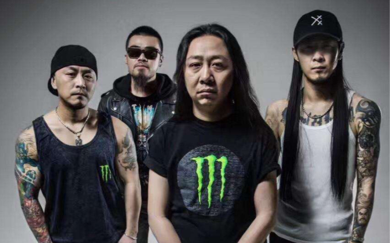 翻弹,窒息乐队-《硬骨头》