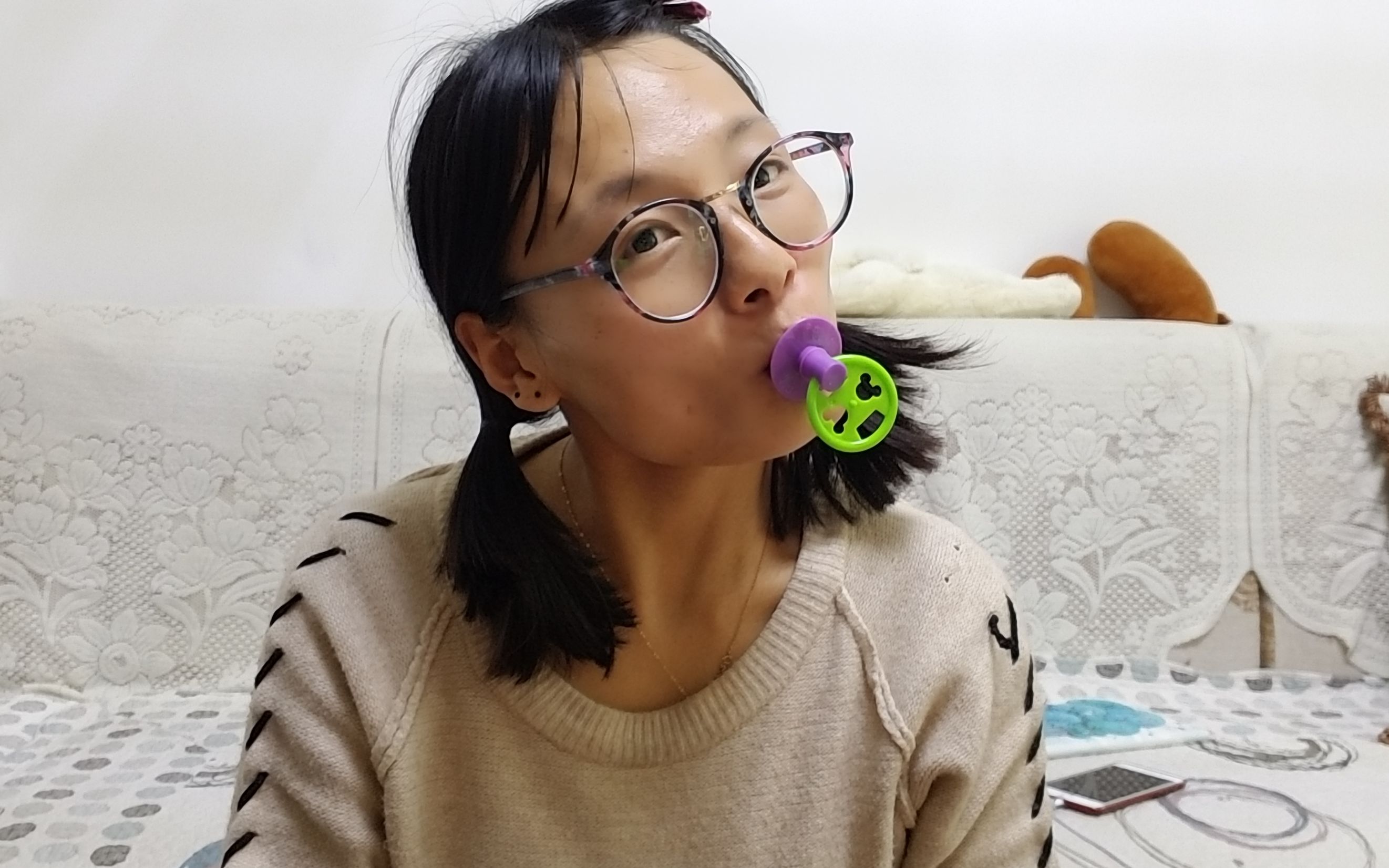 零食大作战之奶嘴糖,王小逗吃完智商都变低了!_哔哩哔哩_bilibili