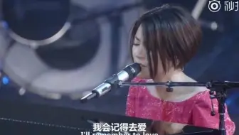 宇多田光的经典歌曲 First Love 是日剧 魔女的条件 主题曲 相信很多人都会被震撼到 这歌声用无与伦比来形容可以伐 哔哩哔哩