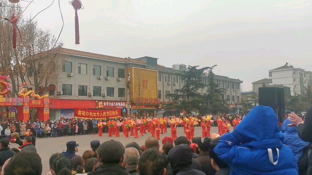 [图]民间耍乐九莲灯