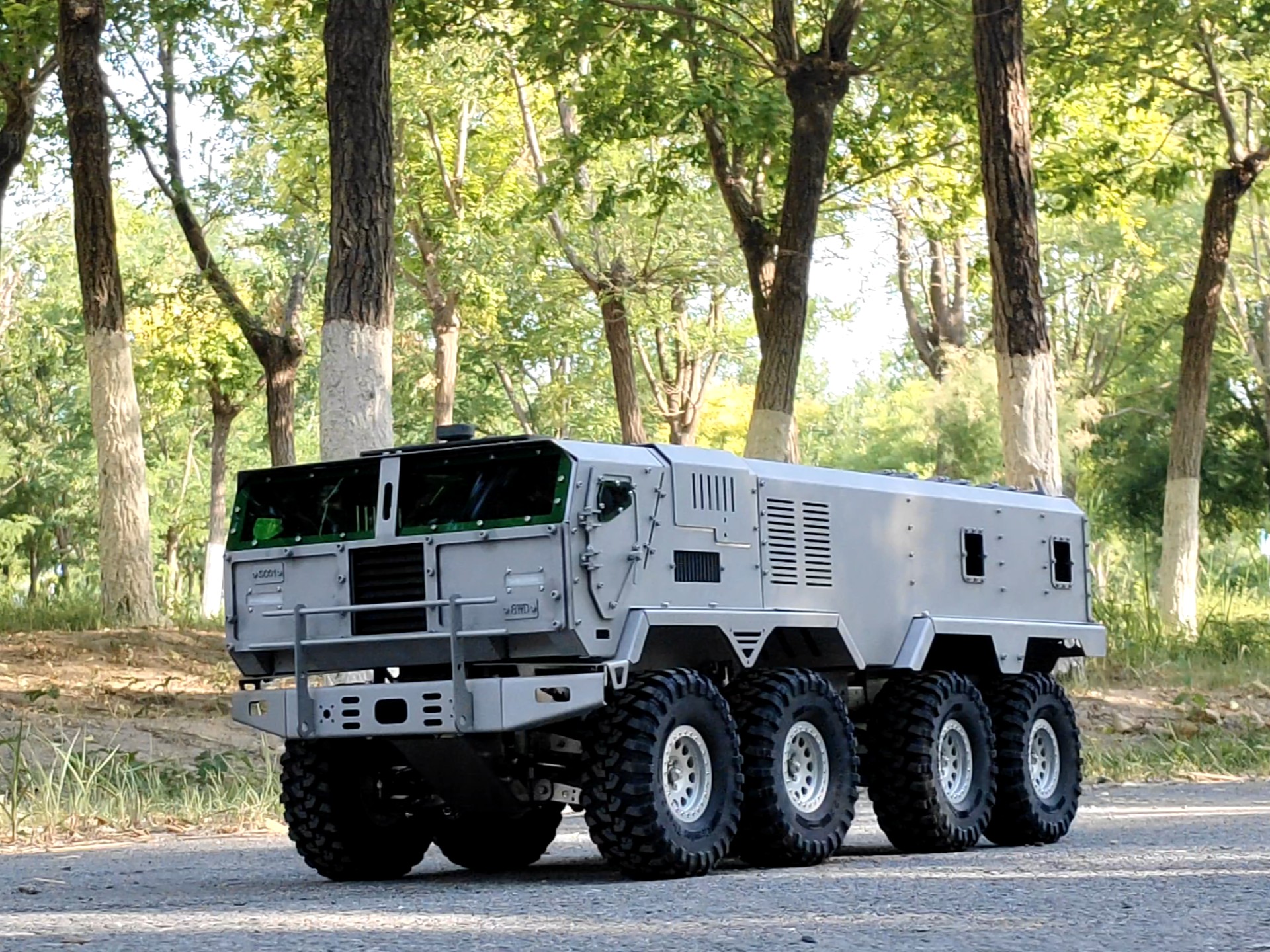 台风装甲运兵车