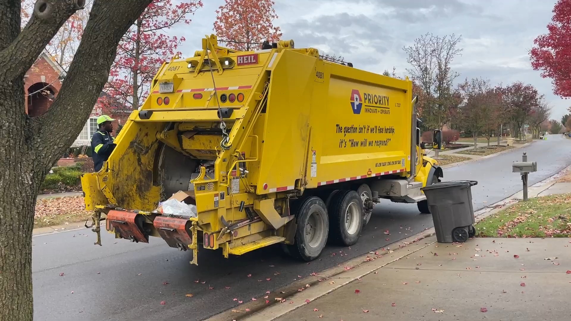 国外垃圾清运现场