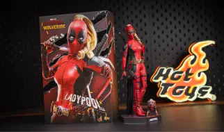 Скачать видео: 【快速开箱】HotToys 死侍与金刚狼 女死侍