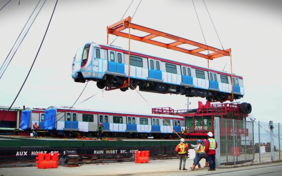 南港岛线东段列车嚟到香港