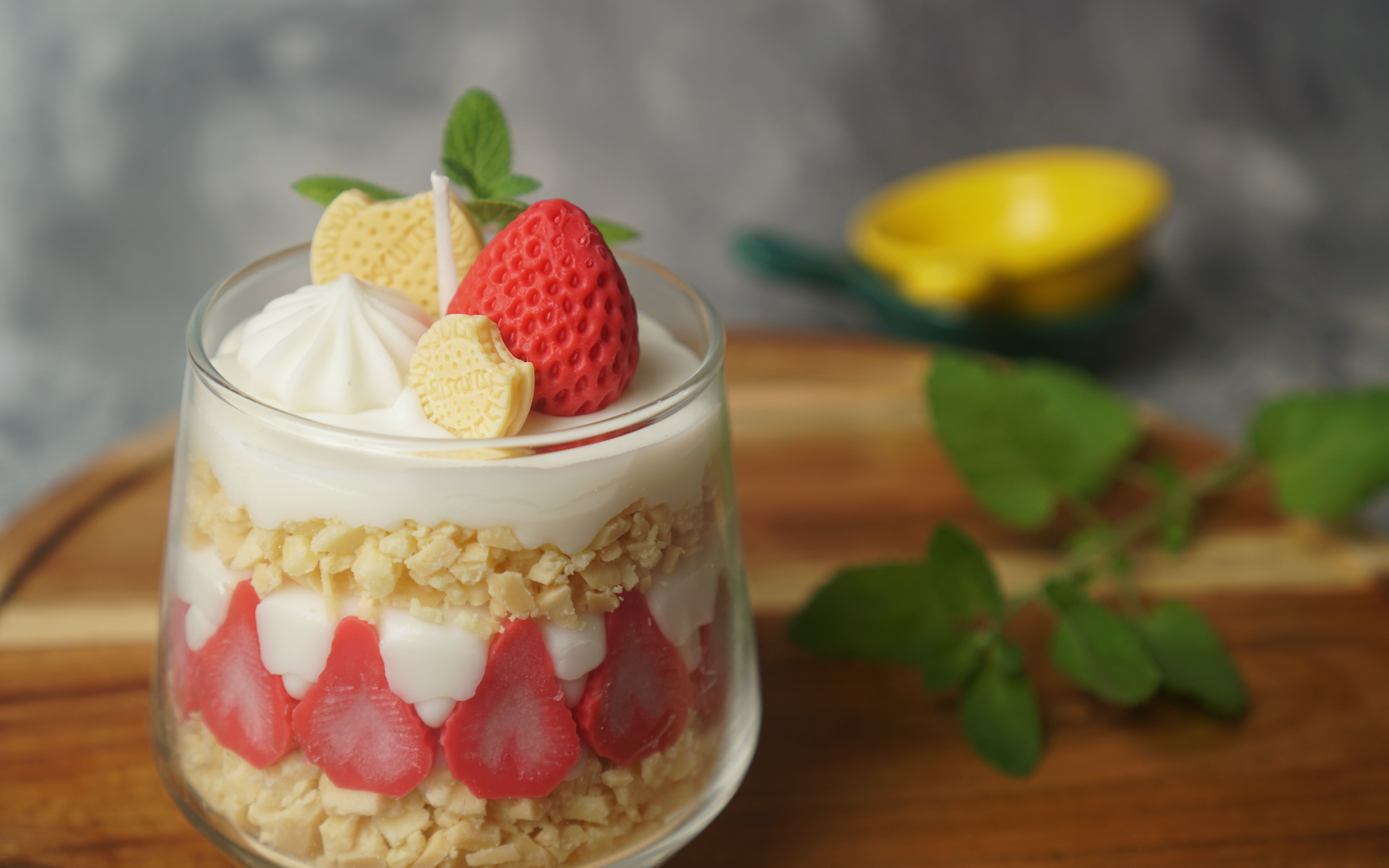 【治愈】草莓奶油杯蜡烛,想一口把它吃掉