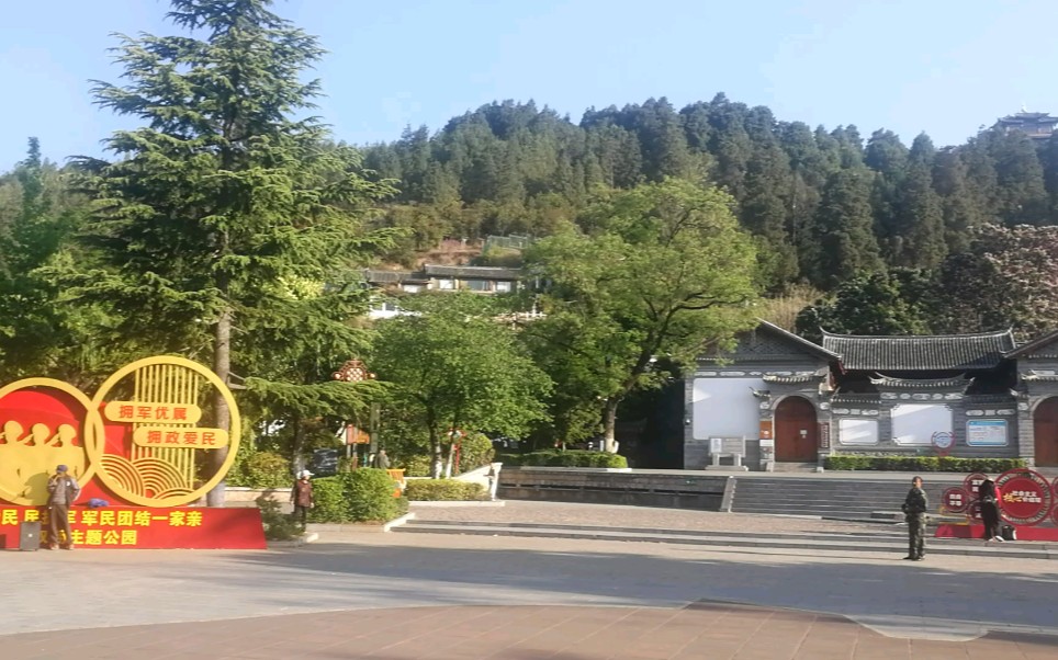 活动作品白龙广场熙熙攘攘