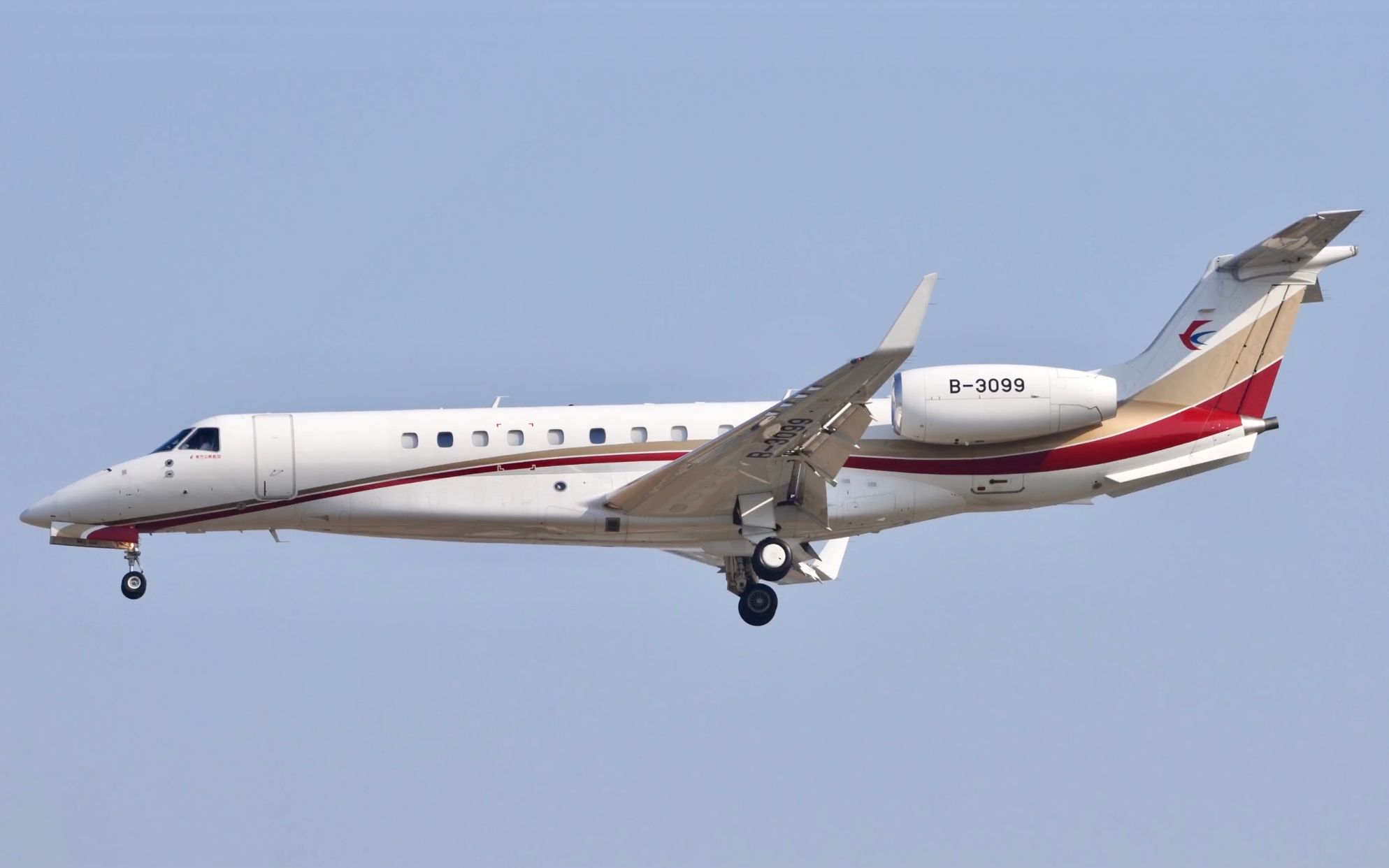 ERJ-135客机图片