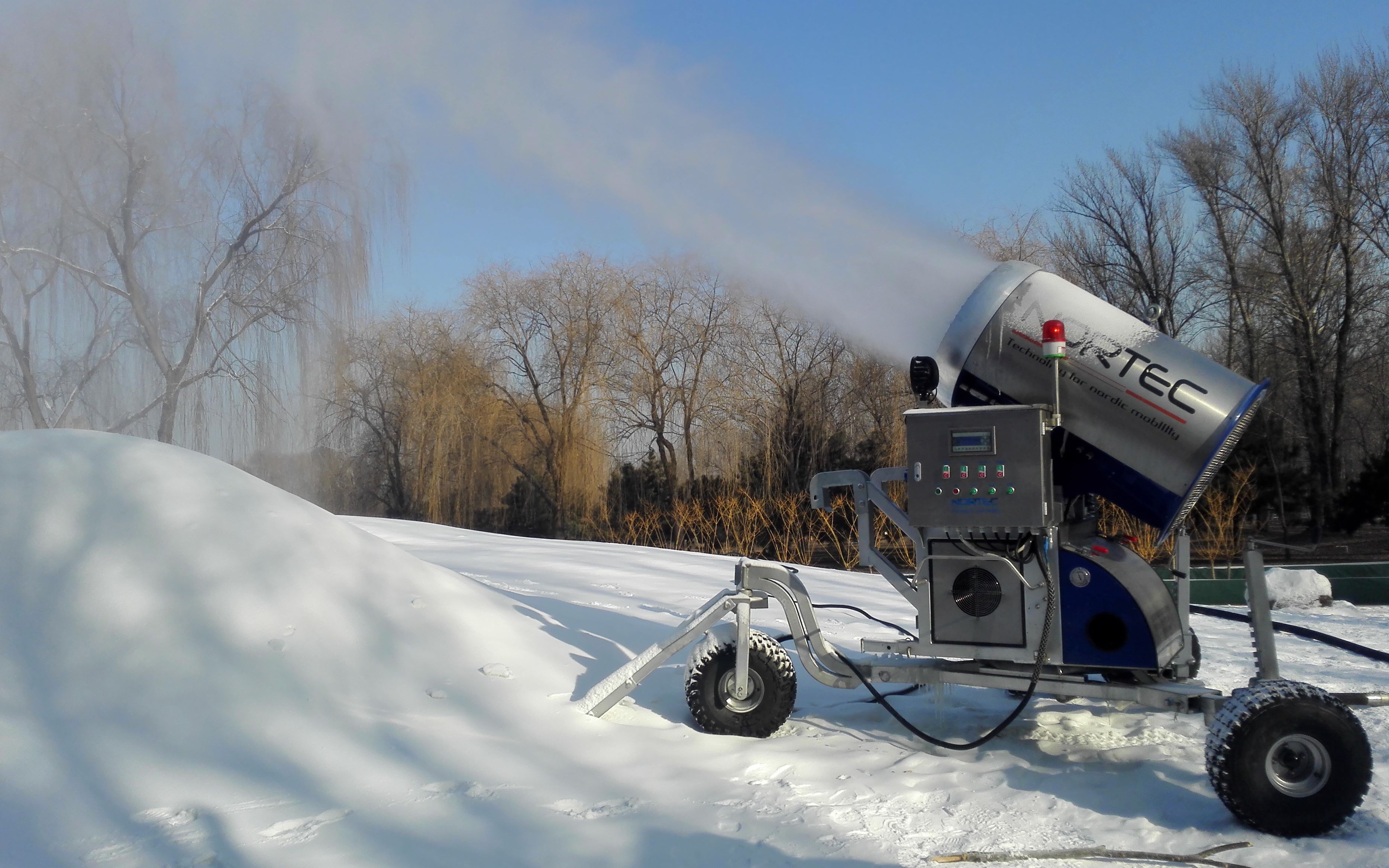 北京动物园人工造雪机制雪现场 大造雪量远射程滑雪场造雪机_哔哩哔哩