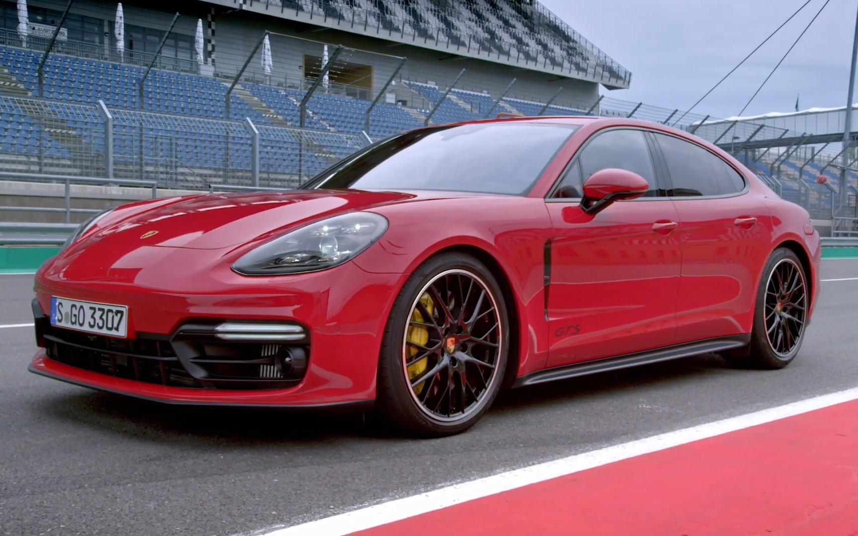 2021保时捷帕拉梅拉gts内外饰及官方驾驶视频