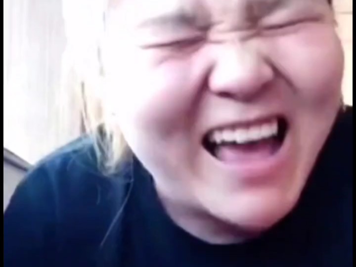 郭子吃饱开始发疯