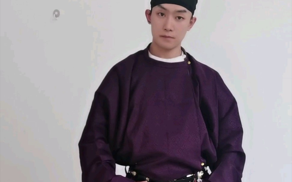 唐制汉服穿搭示范(圆领缺胯袍)_哔哩哔哩_bilibili