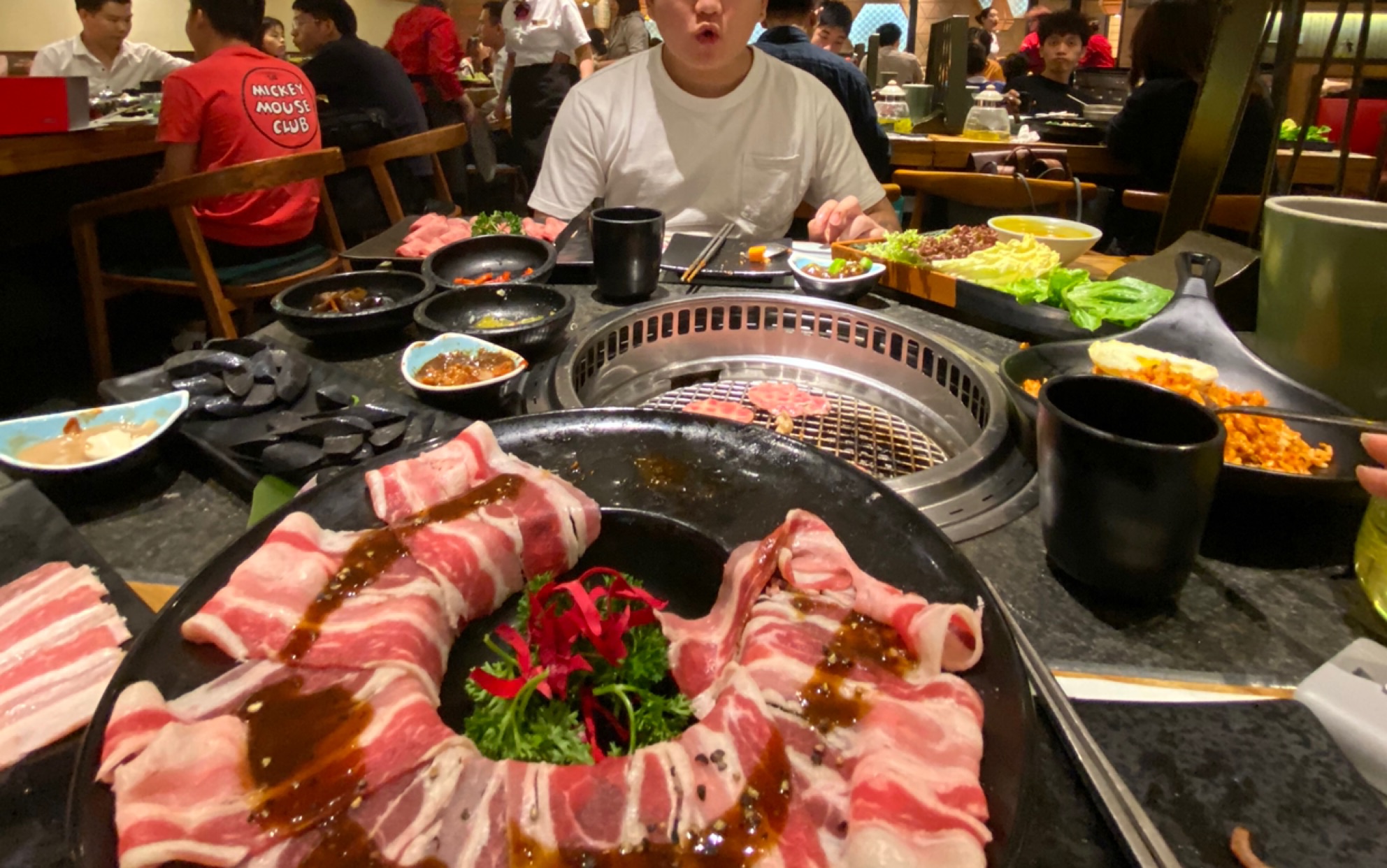 辞职第一天小姐姐带男票吃烤肉之 孤独的美食家与孤独的美食基合体