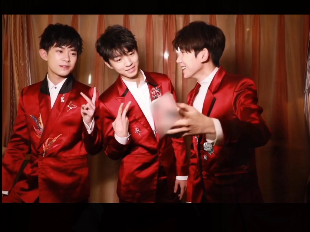 TFBOYS:三个人自拍三种自拍角度 这种自拍角度是我不敢尝试的哔哩哔哩bilibili