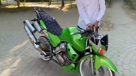 第一次骑摩托体验到迈巴赫的舒适