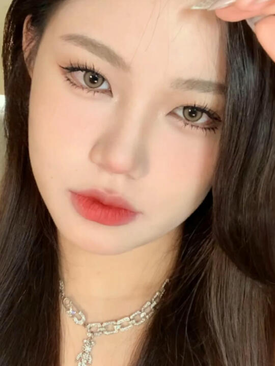 肉脸女孩也能画的贵气姐姐妆容08