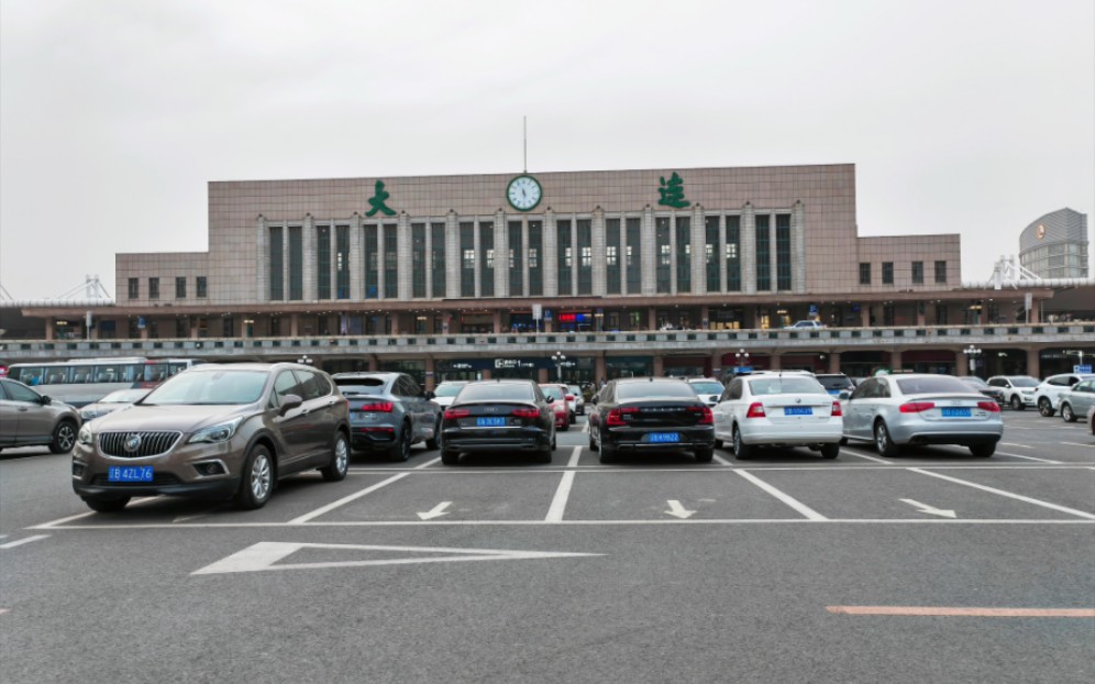 大连站高铁站,从沈阳来大连旅游