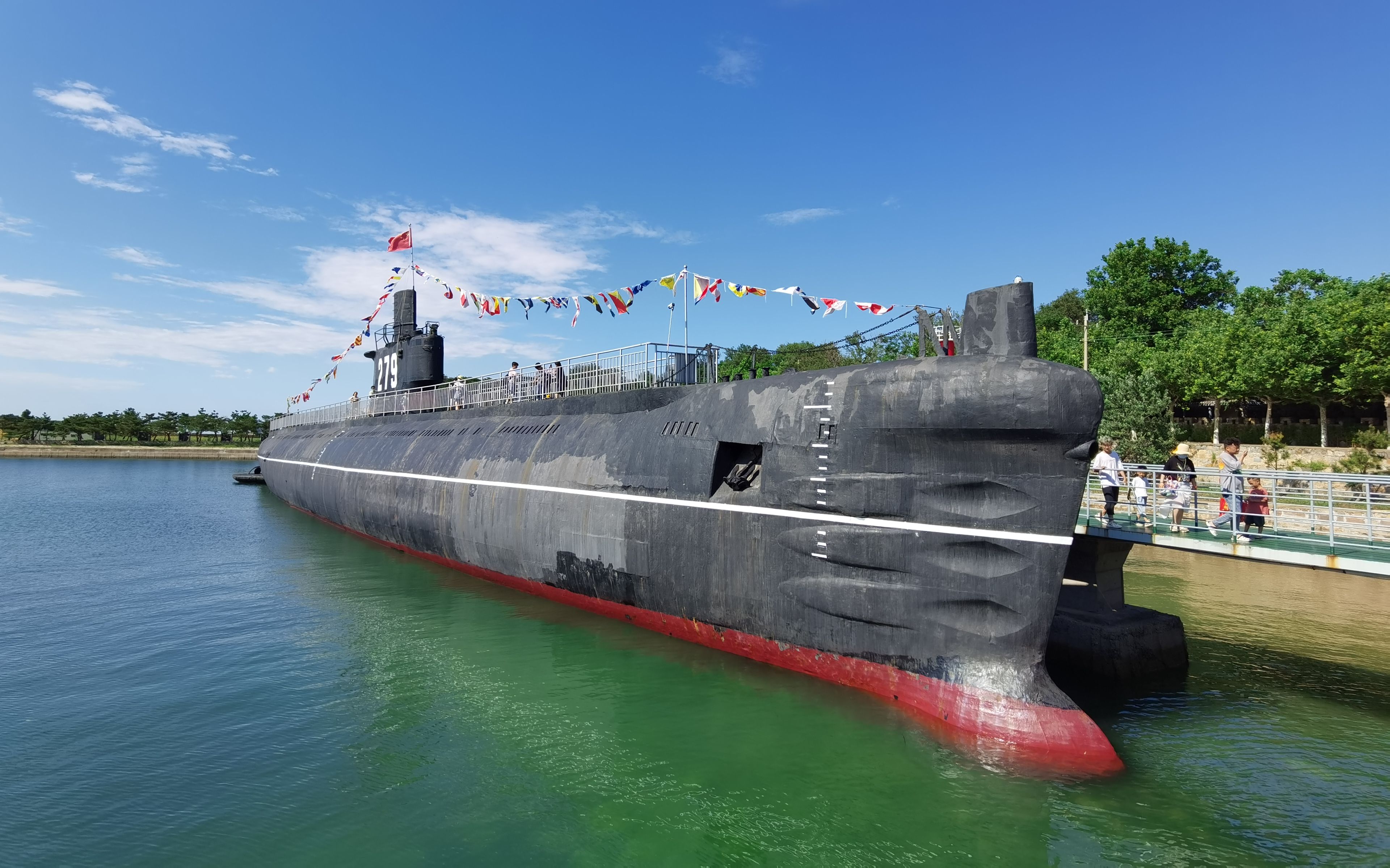 在威海刘公岛进入退役潜艇,探索之后非常感慨