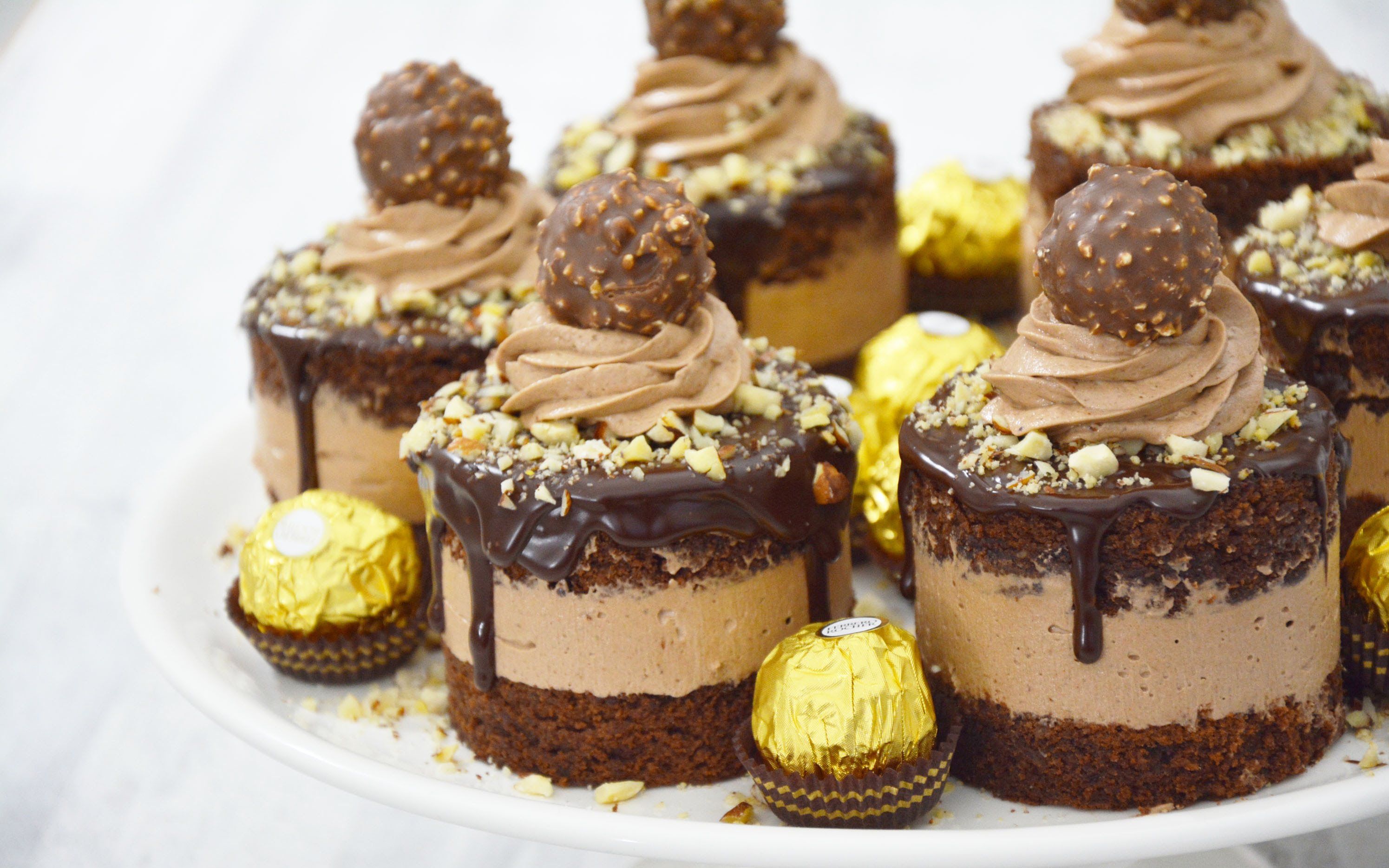费列罗迷你蛋糕:ferrero rocher mini cakes