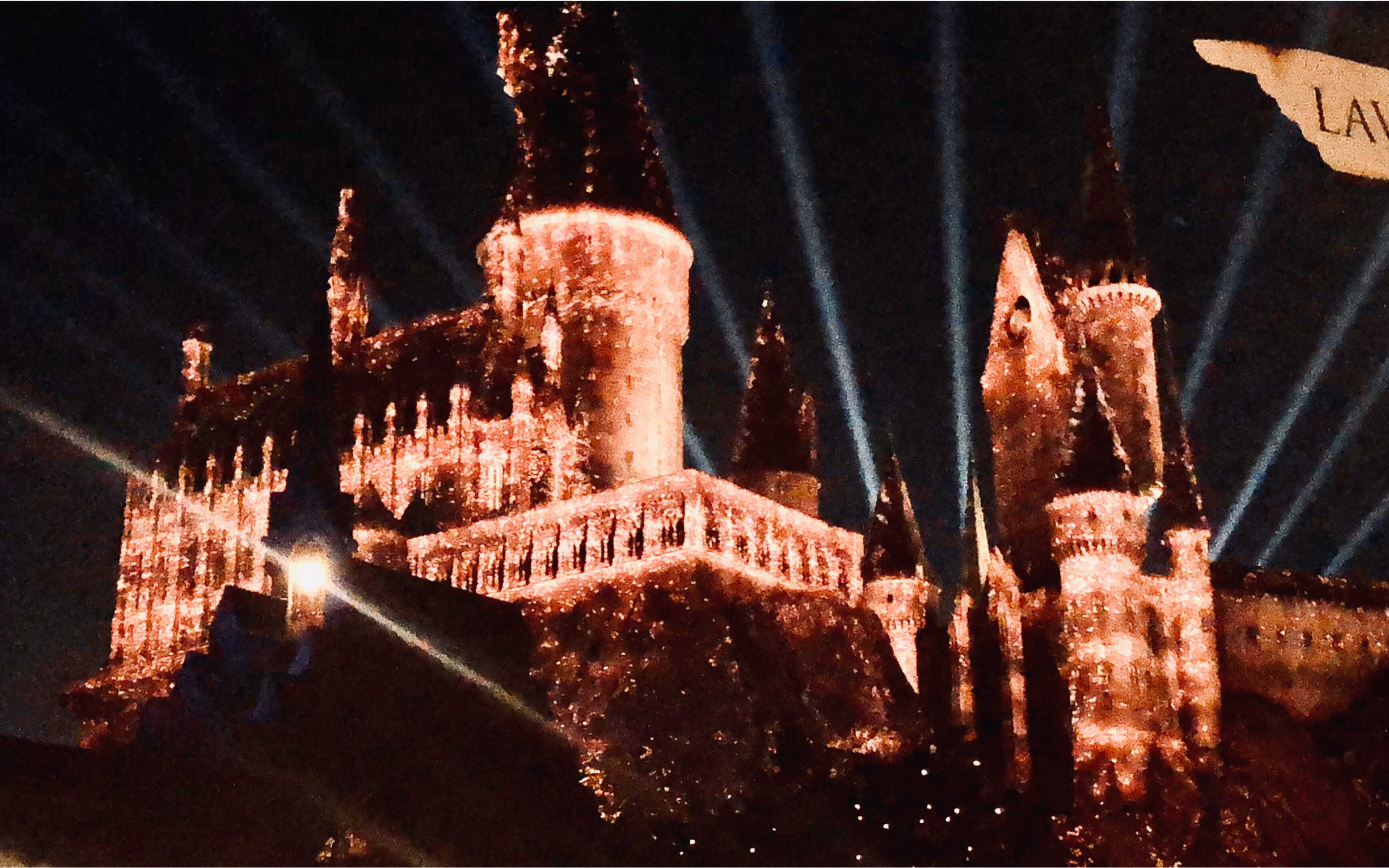 北京环球影城霍格沃茨灯光秀