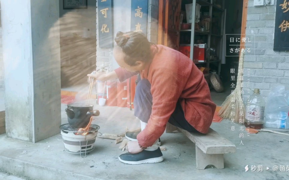 为居士熬药,效仿杏林祖师,传承杏林精神.