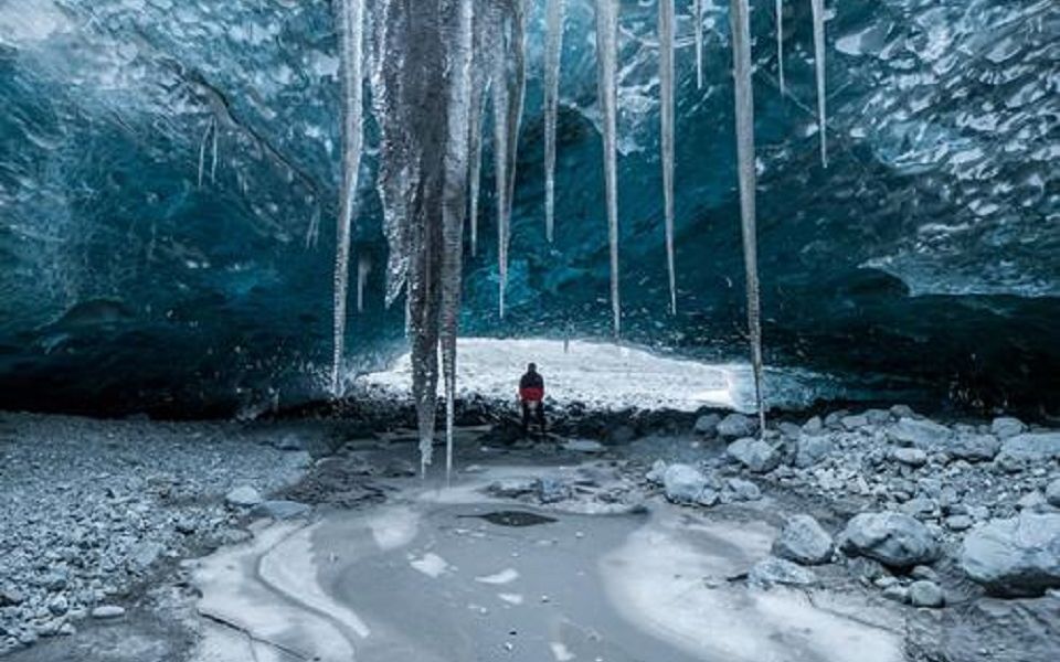 [图]【中英双字/自然科学】步入未知——格陵兰岛的冰雪洞窟（Greenland's Ice Caves/2016）