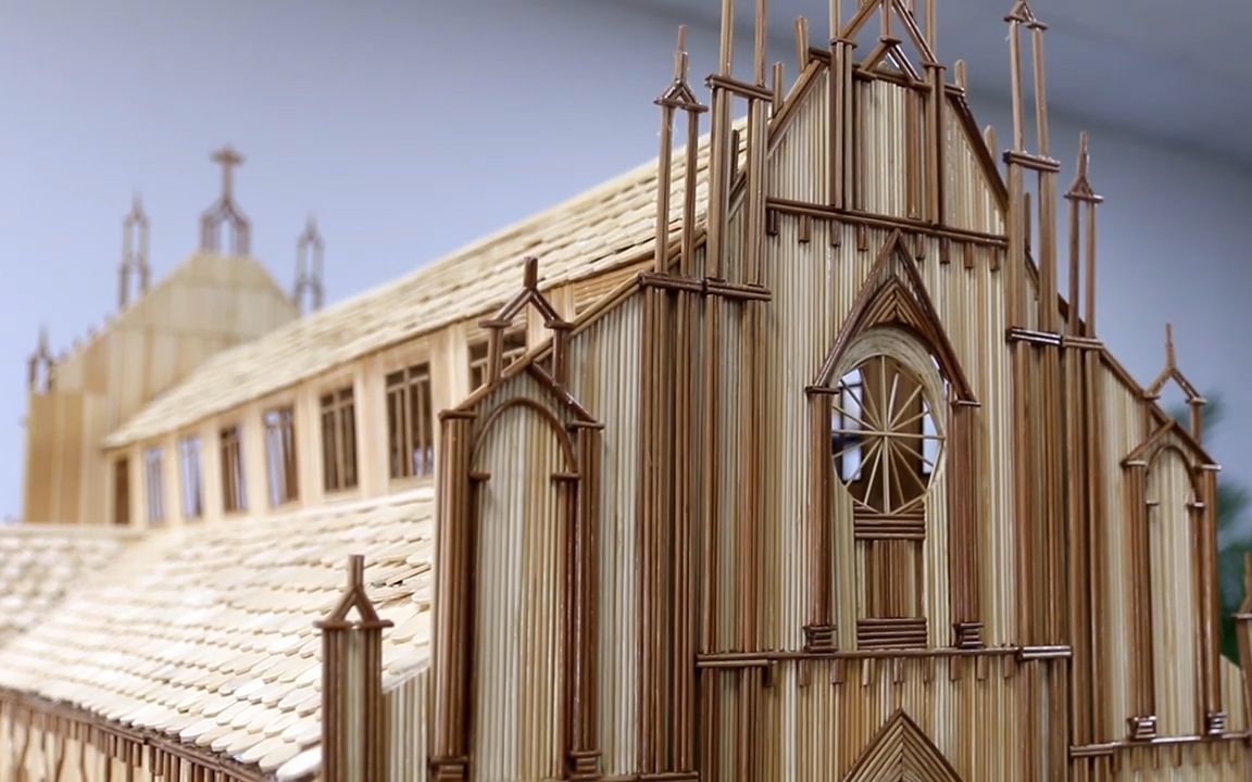 手工大佬用木棒搭建一座教堂 细节也太精致了吧!