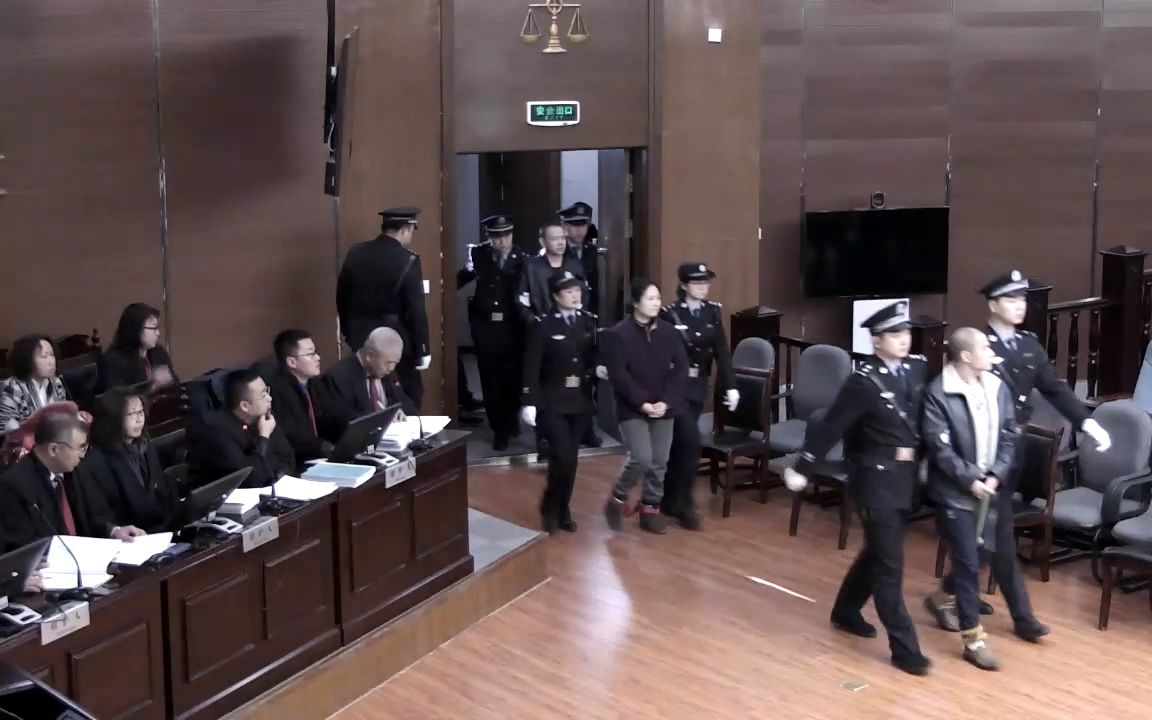 [图]因贩毒被判死刑的女人 镣铐加身 千万别贩毒